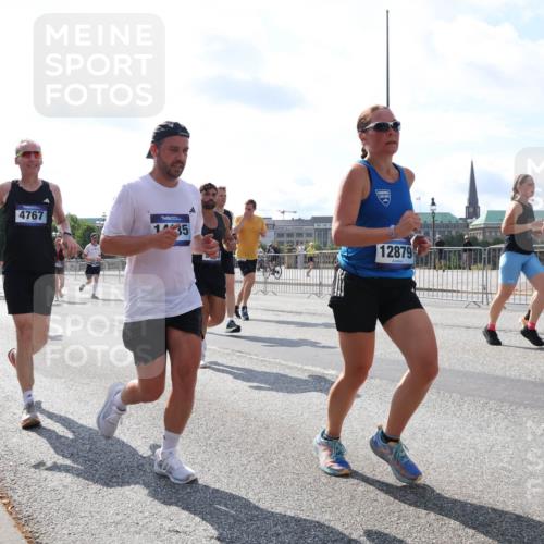 29.06.2025 - hella hamburg halbmarathon Lena Gebhardt http://msf.ph/oto/8335676 29.06.2025 10:00:33 Lombardsbrücke 4767, 135, 12879, 1019, 1180, 1239, 1264, 1526, 1544, 1568, 1583, 1611, 1681, 2027, 2086, 2099, 2159, 2236, 2346, 2426, 2447, 2474, 2606, 2652, 2730, 2982, 3042, 3059, 3141, 3177, 3181, 3319, 3400, 3794, 3861, 3898, 3983, 4419, 4579, 4594, 4616, 4632, 4767, 4796, 4813, 4940, 4945, 5272, 5418, 5643, 5728, 6082, 6084, 6104, 6138, 6220, 6260, 6443, 6470, 6581, 6757, 8478, 8632, 9553, 9555, 9577, 10074, 10599 meine-sportfotos.de