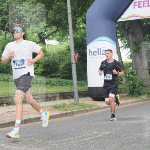 29.06.2025 - hella hamburg halbmarathon KatJ http://msf.ph/oto/8335707 29.06.2025 10:17:56 Zwischen KM18-KM19 5367, 8731 meine-sportfotos.de