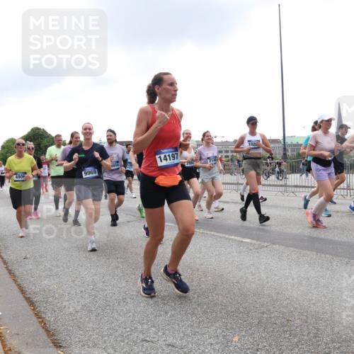 29.06.2025 - hella hamburg halbmarathon Lena Gebhardt http://msf.ph/oto/8335755 29.06.2025 10:47:38 Lombardsbrücke 480, 8, 8858, 14197, 9969, 2994, 2148, 1020, 1045, 1246, 1392, 1434, 1463, 1523, 1618, 1639, 1704, 1926, 2148, 2407, 2491, 2537, 2545, 2704, 2790, 2882, 2994, 3049, 3339, 4037, 4184, 4325, 4423, 4806, 4856, 4895, 4974, 4975, 5621, 5622, 5886, 5895, 6255, 6256, 6879, 6995, 7403, 7427, 7430, 7431, 7630, 7631, 7970, 8077, 8105, 8131, 8270, 8310, 8550, 8915, 8953, 9018, 9687, 9696, 9697, 10658, 10991, 11351, 11458, 11730, 11738, 11802, 11909, 12431 meine-sportfotos.de
