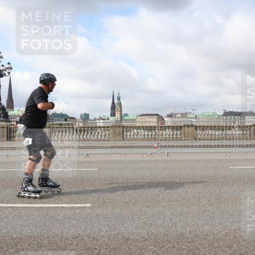 29.06.2025 - hella hamburg halbmarathon Lena Gebhardt http://msf.ph/oto/8335854 29.06.2025 09:09:02 Lombardsbrücke  meine-sportfotos.de