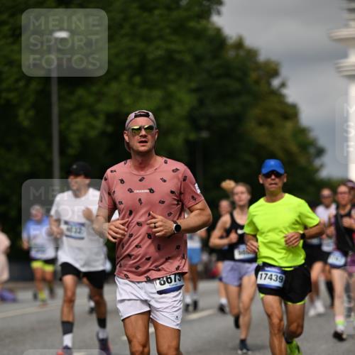 29.06.2025 - hella hamburg halbmarathon Dr. Thomas Lammeyer http://msf.ph/oto/8335855 29.06.2025 10:17:52 Kennedybrücke 1194, 1747, 1939, 2721, 2891, 4001, 4032, 4795, 4962, 5631, 5719, 6089, 7462, 7913, 8001, 8673, 9141, 9612, 9631, 9845, 9886, 10442, 10443 meine-sportfotos.de