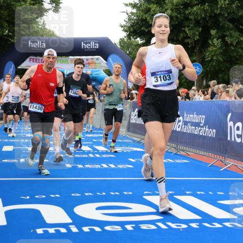 29.06.2025 - hella hamburg halbmarathon Strokosch-Dieckow http://msf.ph/oto/8335973 29.06.2025 10:54:17 Ziel 1267, 1442, 3103, 3177, 3426, 3861, 3898, 4635, 6082, 6084, 6443, 6511, 6512, 7274, 8223, 8772, 11430, 12213, 12362, 13033, 13289, 13803, 15169, 15524, 15946, 16327, 16527, 16574, 16750, 16780, 16879, 17087, 17698, 18268 meine-sportfotos.de