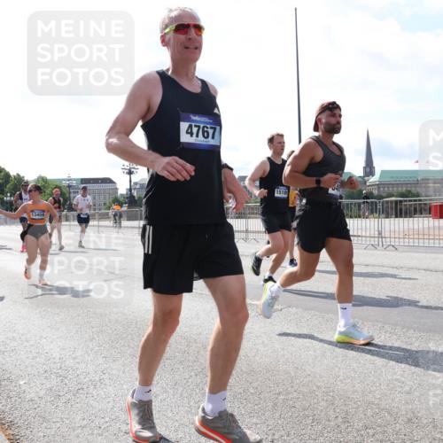 29.06.2025 - hella hamburg halbmarathon Lena Gebhardt http://msf.ph/oto/8336039 29.06.2025 10:00:34 Lombardsbrücke 14348, 4945, 13459, 4767, 15189, 1019, 1180, 1239, 1526, 1544, 1568, 1583, 1611, 1681, 2027, 2086, 2099, 2159, 2236, 2346, 2426, 2447, 2474, 2606, 2652, 2730, 2982, 3042, 3059, 3141, 3177, 3181, 3319, 3400, 3794, 3861, 3898, 3983, 4419, 4579, 4594, 4616, 4632, 4767, 4796, 4813, 4940, 4945, 5272, 5418, 5643, 5728, 6082, 6084, 6104, 6138, 6220, 6260, 6443, 6470, 6581, 6714, 6757, 8478, 8632, 8923, 9124, 9553, 9555, 9577, 10074, 10599 meine-sportfotos.de