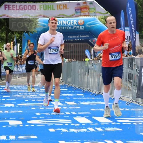 29.06.2025 - hella hamburg halbmarathon Strokosch-Dieckow http://msf.ph/oto/8336047 29.06.2025 10:33:45 Ziel 1396, 1743, 2228, 2243, 2746, 4246, 5193, 10865, 12595, 13771, 14310, 14466, 16243, 16755 meine-sportfotos.de