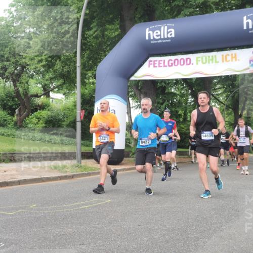 29.06.2025 - hella hamburg halbmarathon KatJ http://msf.ph/oto/8336080 29.06.2025 10:47:50 Zwischen KM18-KM19 1190, 2322, 2323, 8154, 8421, 8422, 8483 meine-sportfotos.de