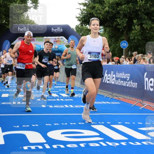 29.06.2025 - hella hamburg halbmarathon Strokosch-Dieckow http://msf.ph/oto/8336087 29.06.2025 10:54:17 Ziel 1267, 1442, 3103, 3177, 3426, 3861, 3898, 4635, 6082, 6084, 6443, 6511, 6512, 7274, 8223, 8772, 11430, 12213, 12362, 13033, 13289, 13803, 15169, 15524, 15946, 16327, 16527, 16574, 16750, 16780, 16879, 17087, 17698, 18268 meine-sportfotos.de