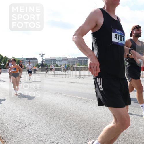 29.06.2025 - hella hamburg halbmarathon Lena Gebhardt http://msf.ph/oto/8336182 29.06.2025 10:00:34 Lombardsbrücke 4945, 14348, 13459, 4767, 1019, 1180, 1239, 1526, 1544, 1568, 1583, 1611, 1681, 2027, 2086, 2099, 2159, 2236, 2346, 2426, 2447, 2474, 2606, 2652, 2730, 2982, 3042, 3059, 3141, 3177, 3181, 3319, 3400, 3794, 3861, 3898, 3983, 4419, 4579, 4594, 4616, 4632, 4767, 4796, 4813, 4940, 4945, 5272, 5418, 5643, 5728, 6082, 6084, 6104, 6138, 6220, 6260, 6443, 6470, 6581, 6714, 6757, 8478, 8632, 8923, 9124, 9553, 9555, 9577, 10074, 10599 meine-sportfotos.de