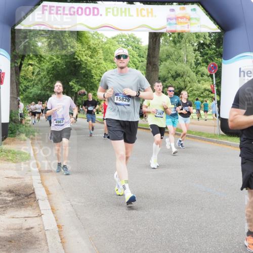 29.06.2025 - hella hamburg halbmarathon MichiJ http://msf.ph/oto/8336191 29.06.2025 10:39:10 Zwischen KM18-KM19 2397, 2636, 2818, 4967, 6286, 8977, 14561, 15126, 15829, 17530, 17815, 18869 meine-sportfotos.de