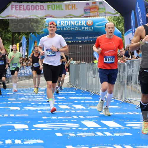 29.06.2025 - hella hamburg halbmarathon Strokosch-Dieckow http://msf.ph/oto/8336319 29.06.2025 10:33:45 Ziel 1396, 1743, 2228, 2243, 2746, 4246, 5193, 10865, 12595, 13771, 14310, 14466, 16243, 16755 meine-sportfotos.de