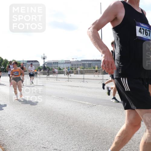 29.06.2025 - hella hamburg halbmarathon Lena Gebhardt http://msf.ph/oto/8336321 29.06.2025 10:00:34 Lombardsbrücke 14348, 4945, 13459, 4767, 340, 1019, 1180, 1239, 1526, 1544, 1568, 1583, 1611, 1681, 2027, 2086, 2099, 2159, 2236, 2346, 2426, 2447, 2474, 2606, 2652, 2730, 2982, 3042, 3059, 3141, 3177, 3181, 3319, 3400, 3794, 3861, 3898, 3983, 4419, 4579, 4594, 4616, 4632, 4767, 4796, 4813, 4940, 4945, 5272, 5418, 5643, 5728, 6082, 6084, 6104, 6138, 6220, 6260, 6443, 6470, 6581, 6714, 6757, 8478, 8632, 8923, 9124, 9553, 9555, 9577, 10074, 10599 meine-sportfotos.de