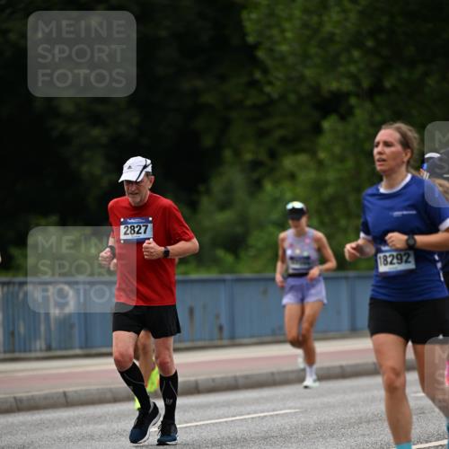 29.06.2025 - hella hamburg halbmarathon Dr. Thomas Lammeyer http://msf.ph/oto/8336535 29.06.2025 10:40:03 Kennedybrücke 1336, 1717, 2352, 2412, 2588, 2827, 3828, 4413, 4965, 5147, 5531, 6021, 6381, 6845, 6867, 7111, 7275, 8356, 8567, 8947, 9470, 9819, 10047, 10565, 10567, 11010, 11187, 11198, 11233, 11359 meine-sportfotos.de