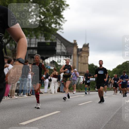 29.06.2025 - hella hamburg halbmarathon Yannick Fuchs http://msf.ph/oto/8336643 29.06.2025 10:51:57 20KM 1595, 1611, 2025, 2488, 2656, 2759, 2840, 2883, 2907, 3093, 3859, 4319, 4426, 4467, 4502, 4632, 4708, 4833, 5277, 5341, 5926, 6104, 6138, 6147, 6531, 6595, 7082, 7138, 7189, 8322, 8585, 9316, 9485, 10599, 10788, 11645, 12585, 13465, 13816, 13880, 14266, 14571, 15217, 15229, 15434, 16517, 16531, 17405, 17415, 17543, 17827, 18068, 18180, 18492, 18501, 18587, 18762, 18891 meine-sportfotos.de