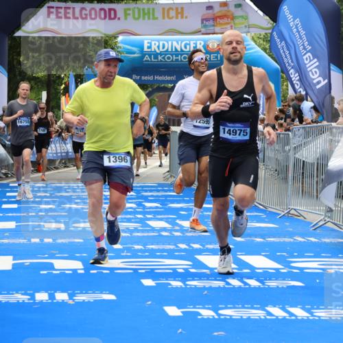29.06.2025 - hella hamburg halbmarathon Strokosch-Dieckow http://msf.ph/oto/8336707 29.06.2025 10:33:39 Ziel 1053, 1396, 2228, 2746, 2836, 4246, 5193, 8312, 12595, 14975, 16755, 17191, 18854 meine-sportfotos.de