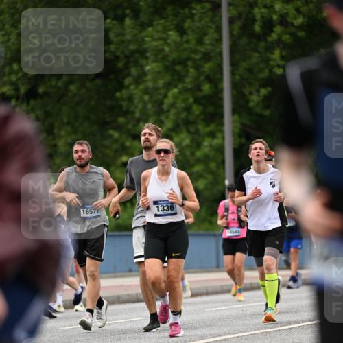 29.06.2025 - hella hamburg halbmarathon Dr. Thomas Lammeyer http://msf.ph/oto/8336764 29.06.2025 10:40:06 Kennedybrücke 1036, 1336, 1717, 2352, 2412, 2588, 2827, 3741, 3828, 4413, 5012, 5531, 6021, 6381, 6845, 6867, 7111, 7275, 7927, 8356, 8567, 8947, 9470, 9819, 10047, 10119, 10565, 10567, 11010, 11187, 11198, 11233 meine-sportfotos.de