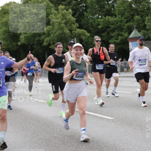 29.06.2025 - hella hamburg halbmarathon Jannik Wohlers http://msf.ph/oto/8336765 29.06.2025 10:40:56 Lombardsbrücke 1536, 1542, 1731, 2229, 2258, 2805, 3344, 3532, 3533, 3623, 4412, 4415, 4610, 5225, 5688, 5689, 5928, 5942, 6088, 6250, 6793, 6894, 7022, 7023, 7821, 8293, 8385, 8586, 8751, 8878, 8992, 9962, 10181, 10483, 10835, 11166, 11209, 11437, 11438, 11851, 12481, 13168, 13299, 13373, 13778, 13877, 14037, 14253, 14376, 15076, 15224, 15953, 16260, 16454, 16550, 16559, 16846, 17370, 18494, 18814, 18888 meine-sportfotos.de