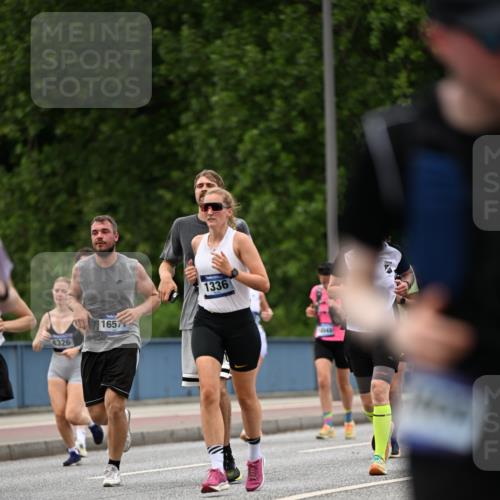 29.06.2025 - hella hamburg halbmarathon Dr. Thomas Lammeyer http://msf.ph/oto/8336769 29.06.2025 10:40:06 Kennedybrücke 1036, 1336, 1717, 2352, 2412, 2588, 2827, 3741, 3828, 4413, 5012, 5531, 6021, 6381, 6845, 6867, 7111, 7275, 7927, 8356, 8567, 8947, 9470, 9819, 10047, 10119, 10565, 10567, 11010, 11187, 11198, 11233 meine-sportfotos.de
