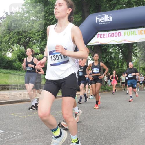 29.06.2025 - hella hamburg halbmarathon KatJ http://msf.ph/oto/8336809 29.06.2025 10:47:54 Zwischen KM18-KM19 3740, 5602, 5603, 5708, 6580, 7006, 7757, 8154, 8421, 8422 meine-sportfotos.de