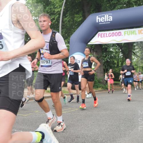 29.06.2025 - hella hamburg halbmarathon KatJ http://msf.ph/oto/8336851 29.06.2025 10:47:54 Zwischen KM18-KM19 3740, 5602, 5603, 5708, 6580, 7006, 7757, 8154, 8421, 8422 meine-sportfotos.de
