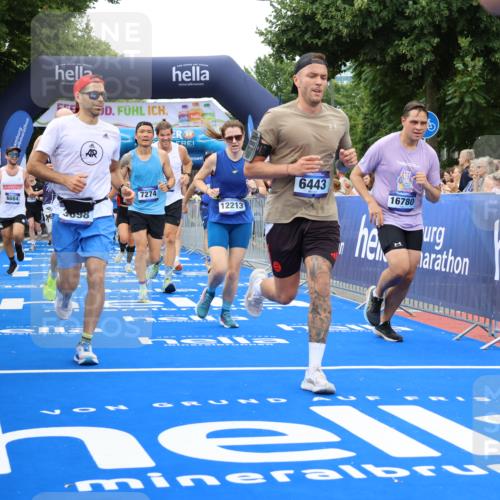 29.06.2025 - hella hamburg halbmarathon Strokosch-Dieckow http://msf.ph/oto/8336888 29.06.2025 10:54:11 Ziel 1410, 3103, 3177, 3208, 3209, 3861, 3898, 5638, 6082, 6084, 6294, 6443, 6581, 7274, 8223, 8390, 9791, 11430, 12213, 13033, 13397, 13794, 13803, 15169, 15524, 16527, 16574, 16750, 16780, 16871, 17087 meine-sportfotos.de