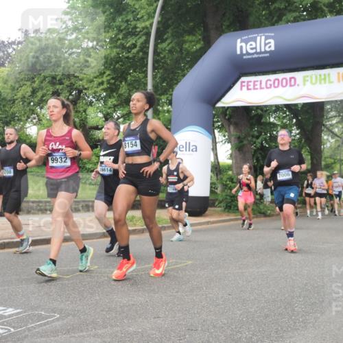 29.06.2025 - hella hamburg halbmarathon KatJ http://msf.ph/oto/8336940 29.06.2025 10:47:55 Zwischen KM18-KM19 3740, 5602, 5603, 5708, 6580, 7006, 7757, 8154, 8421, 8422 meine-sportfotos.de