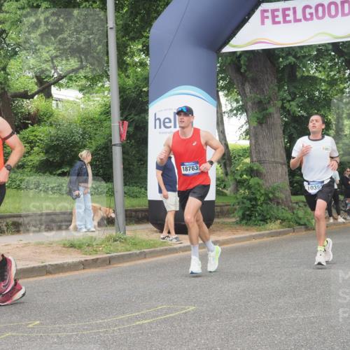 29.06.2025 - hella hamburg halbmarathon KatJ http://msf.ph/oto/8336997 29.06.2025 10:18:20 Zwischen KM18-KM19  meine-sportfotos.de