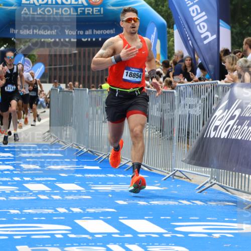 29.06.2025 - hella hamburg halbmarathon Strokosch-Dieckow http://msf.ph/oto/8337016 29.06.2025 10:33:32 Ziel 1053, 1396, 2836, 4602, 8312, 8956, 12595, 14975, 15326, 16931, 17191, 18731, 18854 meine-sportfotos.de