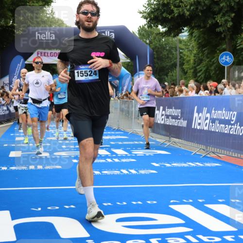 29.06.2025 - hella hamburg halbmarathon Strokosch-Dieckow http://msf.ph/oto/8337035 29.06.2025 10:54:10 Ziel 1410, 3103, 3177, 3208, 3209, 3861, 3898, 5638, 6082, 6084, 6294, 6443, 6581, 7274, 8223, 8390, 9791, 11430, 11499, 12213, 12379, 13033, 13397, 13794, 13803, 15169, 15524, 16527, 16780, 16871, 17087 meine-sportfotos.de
