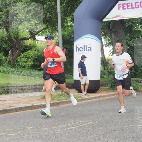 29.06.2025 - hella hamburg halbmarathon KatJ http://msf.ph/oto/8337056 29.06.2025 10:18:21 Zwischen KM18-KM19  meine-sportfotos.de
