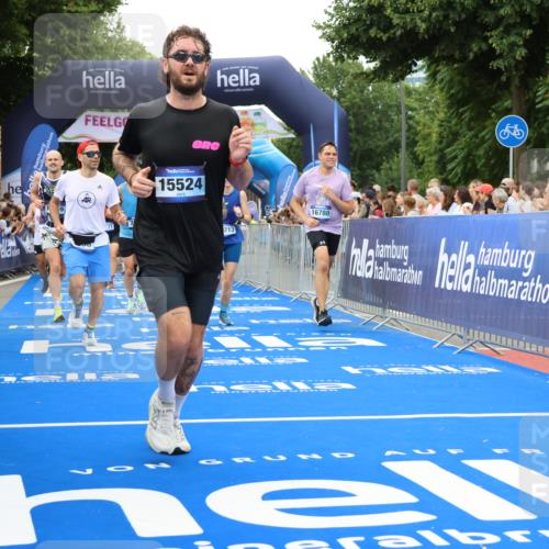 29.06.2025 - hella hamburg halbmarathon Strokosch-Dieckow http://msf.ph/oto/8337090 29.06.2025 10:54:10 Ziel 1410, 3103, 3177, 3208, 3209, 3861, 3898, 5638, 6082, 6084, 6294, 6443, 6581, 7274, 8223, 8390, 9791, 11430, 11499, 12213, 12379, 13033, 13397, 13794, 13803, 15169, 15524, 16527, 16780, 16871, 17087 meine-sportfotos.de