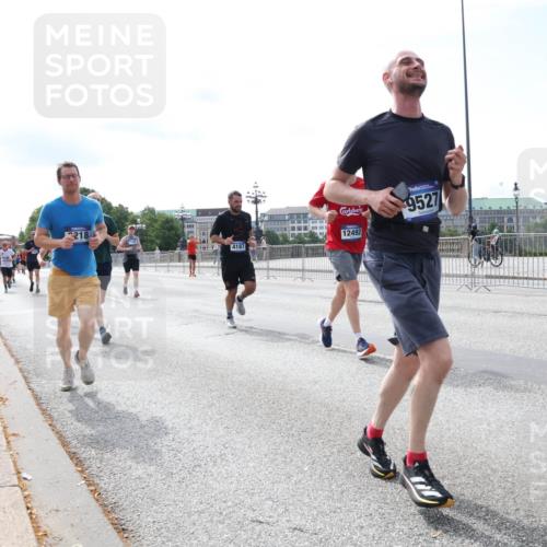 29.06.2025 - hella hamburg halbmarathon Lena Gebhardt http://msf.ph/oto/8337133 29.06.2025 10:13:21 Lombardsbrücke 9527, 218, 12492, 4187, 1007, 1020, 1051, 1747, 1859, 2055, 2942, 2961, 3218, 3360, 3728, 3729, 4187, 4532, 4795, 4950, 5232, 5546, 6026, 6489, 6717, 6724, 7346, 7446, 7447, 7460, 7873, 8279, 8398, 8405, 8913, 9128, 9141, 9527, 9612, 10067, 10402, 11720, 12492, 12928, 12929, 13331, 13928, 14404, 15531, 15663, 15922, 16030, 16255, 16323, 16437, 16491, 17474, 17699, 17988, 18048, 18222, 18231, 18320, 18530, 18732 meine-sportfotos.de