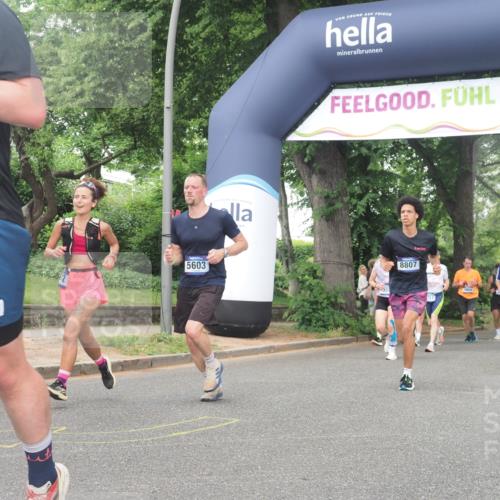 29.06.2025 - hella hamburg halbmarathon KatJ http://msf.ph/oto/8337134 29.06.2025 10:47:57 Zwischen KM18-KM19 3740, 5602, 5603, 5708, 6580, 7006, 7757, 8154, 8422 meine-sportfotos.de