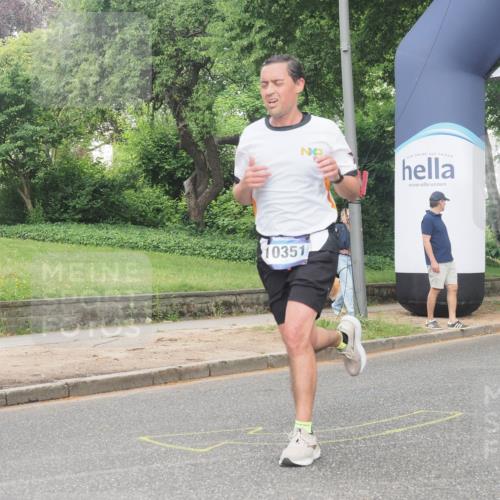 29.06.2025 - hella hamburg halbmarathon KatJ http://msf.ph/oto/8337158 29.06.2025 10:18:22 Zwischen KM18-KM19  meine-sportfotos.de