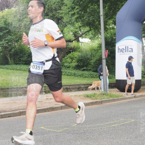 29.06.2025 - hella hamburg halbmarathon KatJ http://msf.ph/oto/8337195 29.06.2025 10:18:22 Zwischen KM18-KM19  meine-sportfotos.de