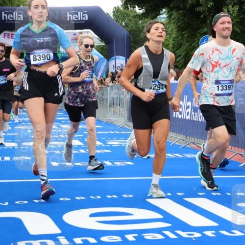 29.06.2025 - hella hamburg halbmarathon Strokosch-Dieckow http://msf.ph/oto/8337256 29.06.2025 10:54:08 Ziel 1410, 3103, 3177, 3208, 3209, 3861, 3898, 5638, 6082, 6084, 6294, 6443, 6581, 7274, 8390, 9032, 9791, 11499, 12213, 12379, 13033, 13397, 13794, 15169, 15524, 16527, 16780, 16871, 17348 meine-sportfotos.de