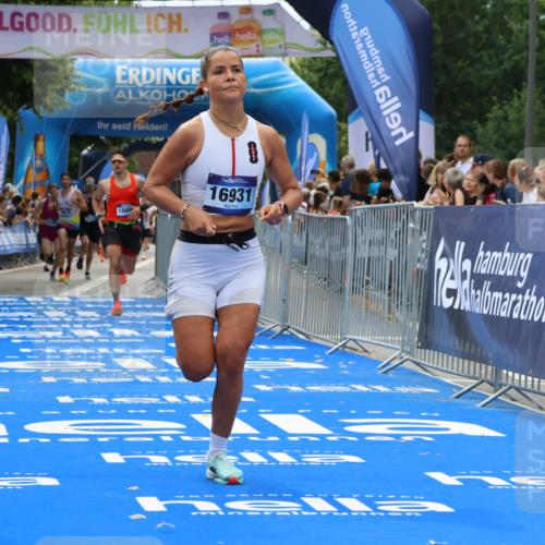 29.06.2025 - hella hamburg halbmarathon Strokosch-Dieckow http://msf.ph/oto/8337409 29.06.2025 10:33:30 Ziel 1053, 2836, 4602, 8312, 8956, 14975, 15326, 16931, 17056, 17191, 17489, 18731, 18854 meine-sportfotos.de