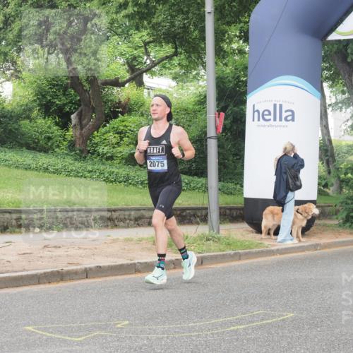 29.06.2025 - hella hamburg halbmarathon KatJ http://msf.ph/oto/8337461 29.06.2025 10:18:28 Zwischen KM18-KM19 2075, 3968, 6090 meine-sportfotos.de