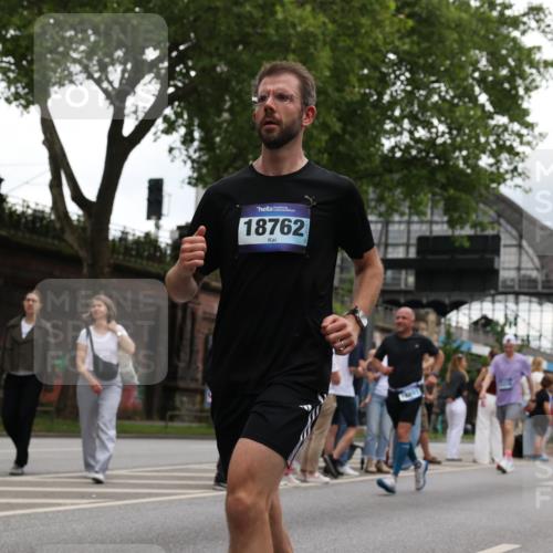 29.06.2025 - hella hamburg halbmarathon Yannick Fuchs http://msf.ph/oto/8337482 29.06.2025 10:52:00 20KM 1595, 1611, 2025, 2488, 2656, 2759, 2840, 2883, 2907, 3093, 3251, 3859, 4319, 4426, 4467, 4502, 4632, 4708, 4833, 5277, 5341, 5926, 6104, 6138, 6147, 6531, 6595, 7082, 7138, 7189, 8322, 8585, 9316, 9485, 10599, 10788, 11645, 12378, 12585, 12879, 13465, 13816, 13880, 14266, 14571, 15217, 15434, 15527, 16531, 17405, 17415, 17827, 18068, 18180, 18492, 18501, 18587, 18762, 18891 meine-sportfotos.de