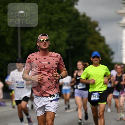29.06.2025 - hella hamburg halbmarathon Dr. Thomas Lammeyer http://msf.ph/oto/8337514 29.06.2025 10:17:52 Kennedybrücke 1194, 1747, 1939, 2721, 2891, 4001, 4032, 4795, 4962, 5631, 5719, 6089, 7462, 7913, 8001, 8673, 9141, 9612, 9631, 9845, 9886, 10442, 10443 meine-sportfotos.de