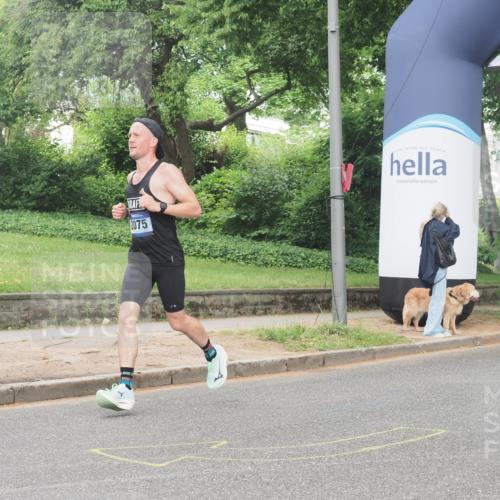 29.06.2025 - hella hamburg halbmarathon KatJ http://msf.ph/oto/8337551 29.06.2025 10:18:28 Zwischen KM18-KM19 2075, 3968, 6090 meine-sportfotos.de