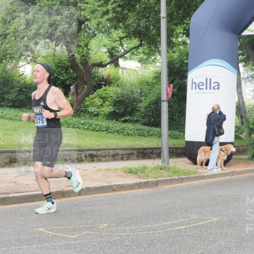 29.06.2025 - hella hamburg halbmarathon KatJ http://msf.ph/oto/8337571 29.06.2025 10:18:28 Zwischen KM18-KM19 2075, 3968, 6090 meine-sportfotos.de