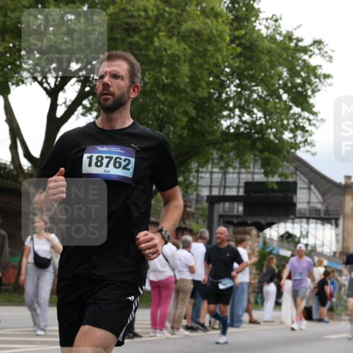 29.06.2025 - hella hamburg halbmarathon Yannick Fuchs http://msf.ph/oto/8337636 29.06.2025 10:52:00 20KM 1595, 1611, 2025, 2488, 2656, 2759, 2840, 2883, 2907, 3093, 3251, 3859, 4319, 4426, 4467, 4502, 4632, 4708, 4833, 5277, 5341, 5926, 6104, 6138, 6147, 6531, 6595, 7082, 7138, 7189, 8322, 8585, 9316, 9485, 10599, 10788, 11645, 12378, 12585, 12879, 13465, 13816, 13880, 14266, 14571, 15217, 15434, 15527, 16531, 17405, 17415, 17827, 18068, 18180, 18492, 18501, 18587, 18762, 18891 meine-sportfotos.de