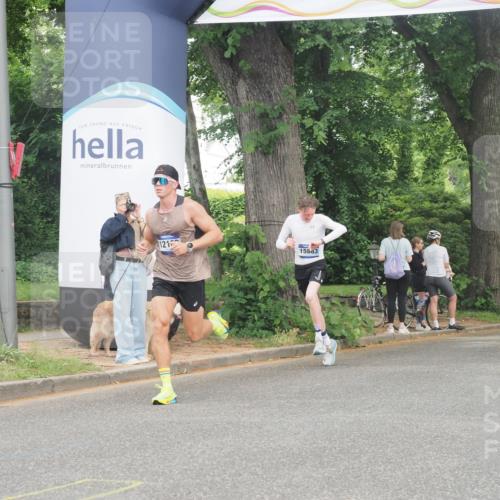 29.06.2025 - hella hamburg halbmarathon KatJ http://msf.ph/oto/8337650 29.06.2025 10:18:31 Zwischen KM18-KM19 2075, 3968, 6090 meine-sportfotos.de