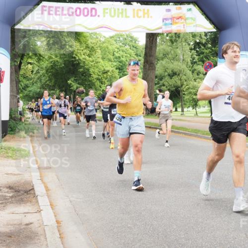 29.06.2025 - hella hamburg halbmarathon MichiJ http://msf.ph/oto/8337667 29.06.2025 10:39:23 Zwischen KM18-KM19 3426, 4635, 5116, 5607, 6776, 7409, 9082, 9876, 10811, 12580, 14865, 16929, 18801 meine-sportfotos.de
