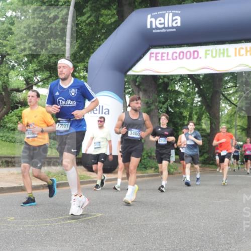29.06.2025 - hella hamburg halbmarathon KatJ http://msf.ph/oto/8337679 29.06.2025 10:48:02 Zwischen KM18-KM19 3400, 5602, 5603, 6708, 7757 meine-sportfotos.de