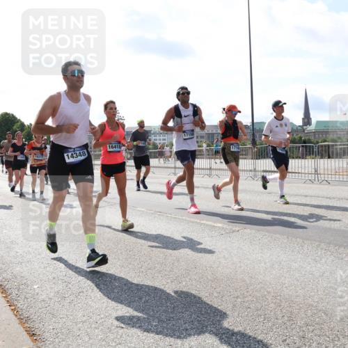 29.06.2025 - hella hamburg halbmarathon Lena Gebhardt http://msf.ph/oto/8337738 29.06.2025 10:00:37 Lombardsbrücke 18321, 11605, 18377, 2474, 1568, 14348, 16418, 17150, 1714, 1019, 1180, 1239, 1526, 1544, 1568, 1583, 1611, 1681, 2027, 2086, 2159, 2236, 2346, 2426, 2474, 2606, 2652, 2730, 2982, 3042, 3059, 3141, 3177, 3181, 3319, 3400, 3794, 3861, 3898, 3983, 4419, 4579, 4594, 4616, 4767, 4813, 4940, 4945, 5033, 5272, 5418, 5643, 5728, 6082, 6084, 6104, 6138, 6220, 6260, 6443, 6470, 6714, 6757, 8478, 8632, 8923, 9124, 9553, 9555, 9577, 10074, 10271, 10599 meine-sportfotos.de