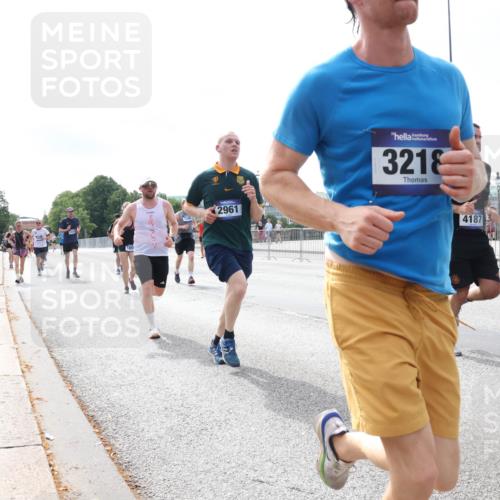 29.06.2025 - hella hamburg halbmarathon Lena Gebhardt http://msf.ph/oto/8337755 29.06.2025 10:13:23 Lombardsbrücke 2961, 3218, 4187, 1007, 1020, 1051, 1747, 1859, 2055, 2721, 2904, 2942, 2961, 3218, 3360, 3728, 3729, 4187, 4532, 4795, 4950, 5232, 5546, 6026, 6489, 6717, 6724, 7346, 7446, 7447, 7460, 7873, 7913, 8279, 8398, 8405, 8913, 9128, 9141, 9527, 9612, 10402, 11720, 12492, 12928, 12929, 13331, 13928, 14404, 15531, 15663, 15922, 16030, 16255, 16323, 16437, 16491, 17472, 17474, 17699, 17988, 18048, 18222, 18231, 18320, 18732 meine-sportfotos.de