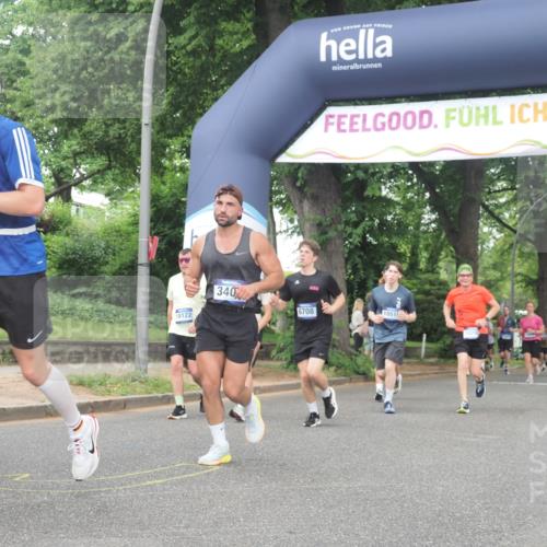 29.06.2025 - hella hamburg halbmarathon KatJ http://msf.ph/oto/8337880 29.06.2025 10:48:02 Zwischen KM18-KM19 3400, 5602, 5603, 6708, 7757 meine-sportfotos.de