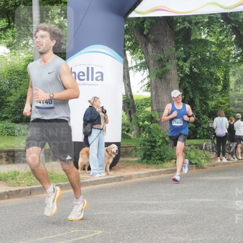 29.06.2025 - hella hamburg halbmarathon KatJ http://msf.ph/oto/8337902 29.06.2025 10:18:34 Zwischen KM18-KM19 2075 meine-sportfotos.de