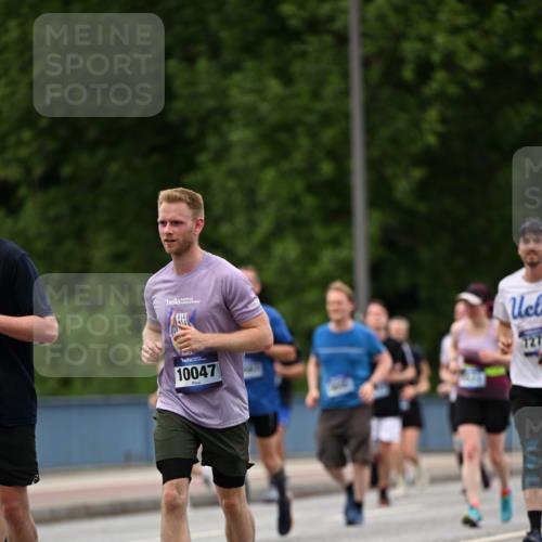 29.06.2025 - hella hamburg halbmarathon Dr. Thomas Lammeyer http://msf.ph/oto/8337903 29.06.2025 10:40:10 Kennedybrücke 1036, 1336, 1717, 2352, 2412, 2588, 2827, 3741, 4413, 5012, 5240, 5531, 6021, 6381, 6845, 6896, 7111, 7275, 7927, 8356, 8947, 9470, 10047, 10119, 10336, 10341, 10567, 11010, 11187, 11198, 11233 meine-sportfotos.de