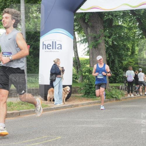 29.06.2025 - hella hamburg halbmarathon KatJ http://msf.ph/oto/8337919 29.06.2025 10:18:34 Zwischen KM18-KM19 2075 meine-sportfotos.de
